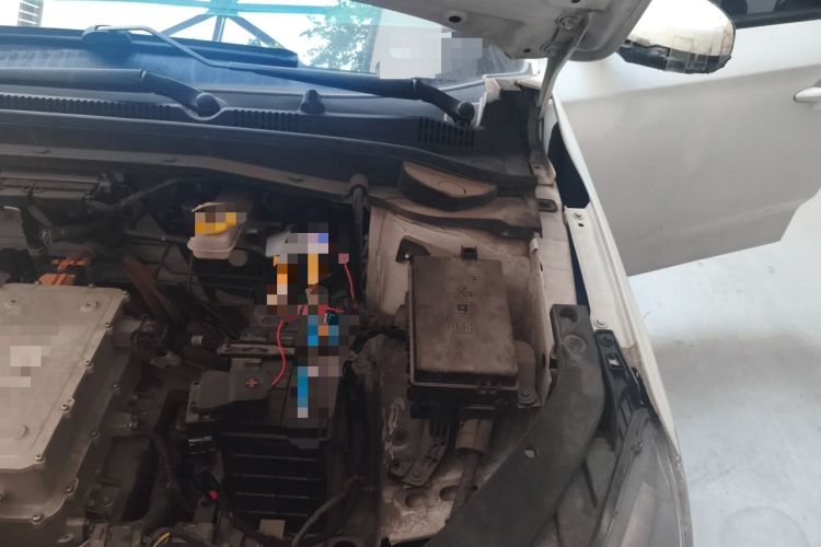 Used WM Motor E.5 2021 500 Ji Ke Xing Engine Bay Left