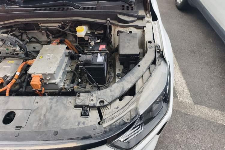 Used WM Motor E.5 2021 500 Ji Ke Xing Engine Bay Left