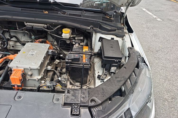 Used WM Motor E.5 2021 500 Ji Ke Xing Engine Bay Left