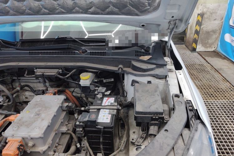 Used WM Motor E.5 2021 500 Ji Ke Xing Engine Bay Left