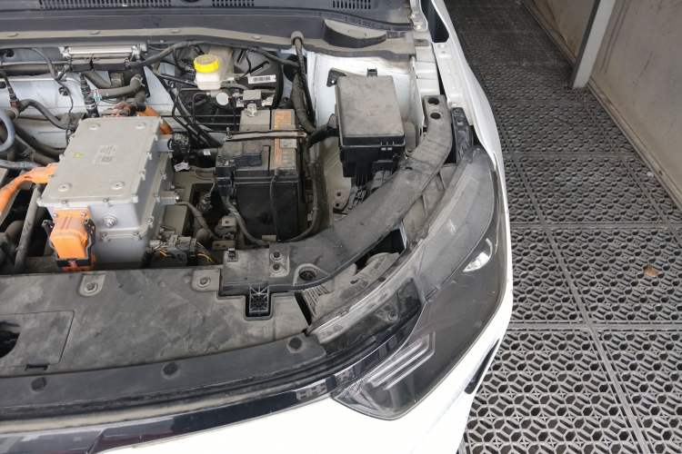 Used WM Motor E.5 2021 400 Ji Ke Xing Engine Bay Left
