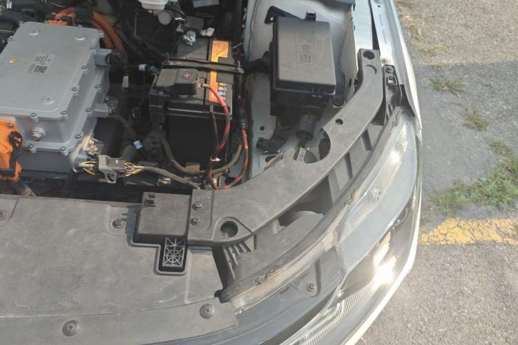 Used WM Motor E.5 2021 Revised Version 500 – Just Go Anywhere Engine Bay Left