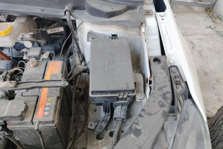 Used WM Motor E.5 2021 Revised Version 400 Ji Ke Xing Engine Bay Left