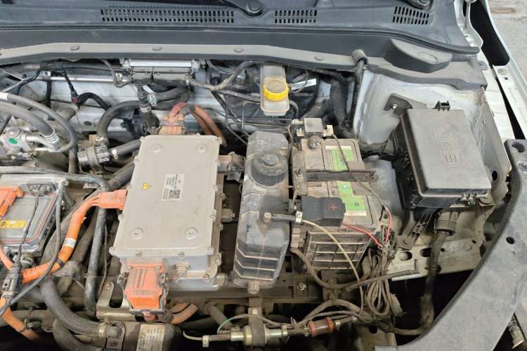 Used WM Motor E.5 2021 500 Ji Ke Xing Engine Bay Left