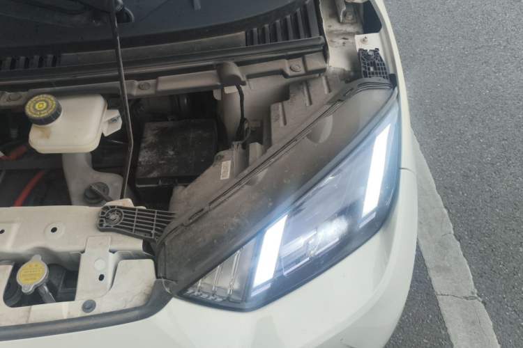 Used WM Motor E.5 2021 500 Ji Ke Xing Engine Bay Left