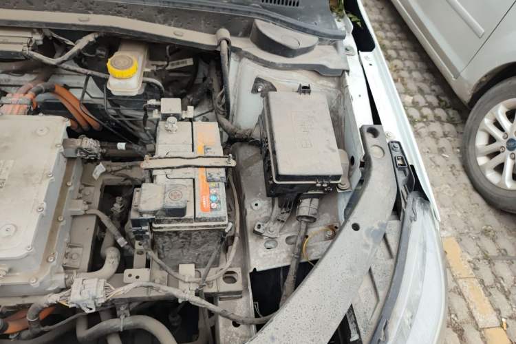 Used WM Motor E.5 2021 400 Ji Ke Xing Engine Bay Left