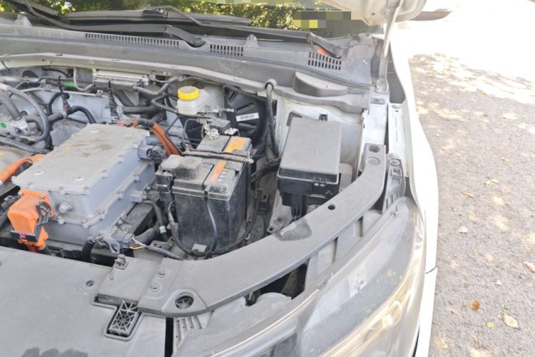 Used WM Motor E.5 2021 500 Ji Ke Xing Engine Bay Left