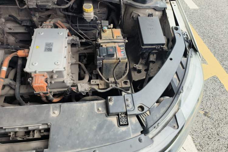 Used WM Motor E.5 2021 500 Ji Ke Xing Engine Bay Left