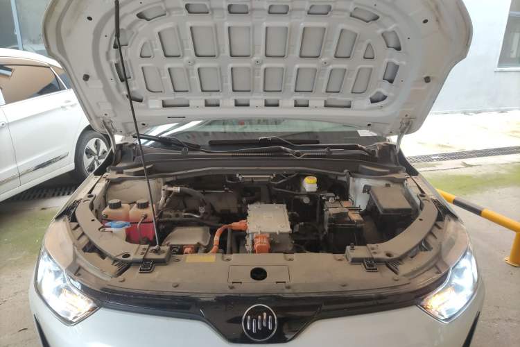 Used WM Motor E.5 2021 500 Ji Ke Xing Engine Bay