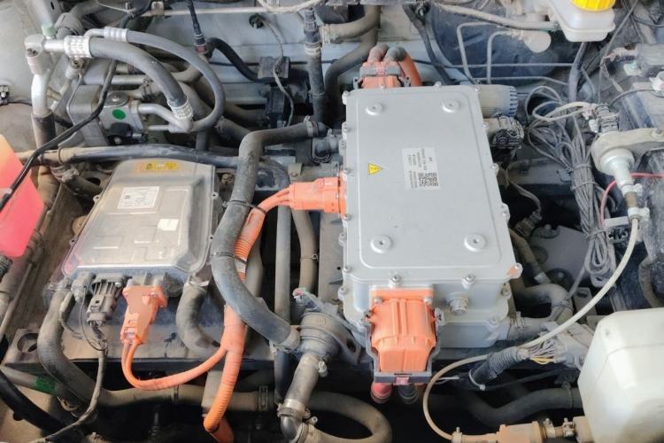 Used WM Motor E.5 2021 Revised Version 400 Ji Ke Xing Engine Bay