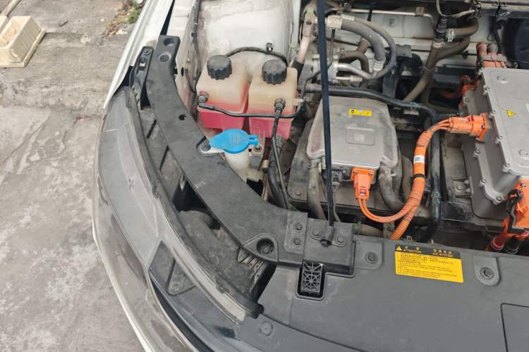 Used WM Motor E.5 2021 500 Ji Ke Xing Engine Bay Right