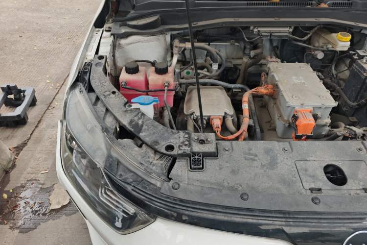 Used WM Motor E.5 2021 500 Ji Ke Xing Engine Bay Right