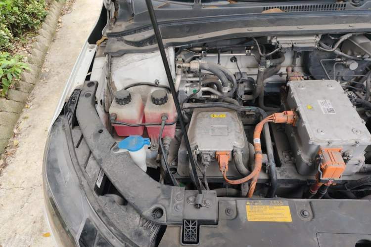 Used WM Motor E.5 2021 400 Ji Ke Xing Engine Bay Right