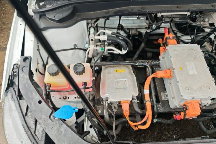 Used WM Motor E.5 2021 500 Ji Ke Xing Engine Bay Right