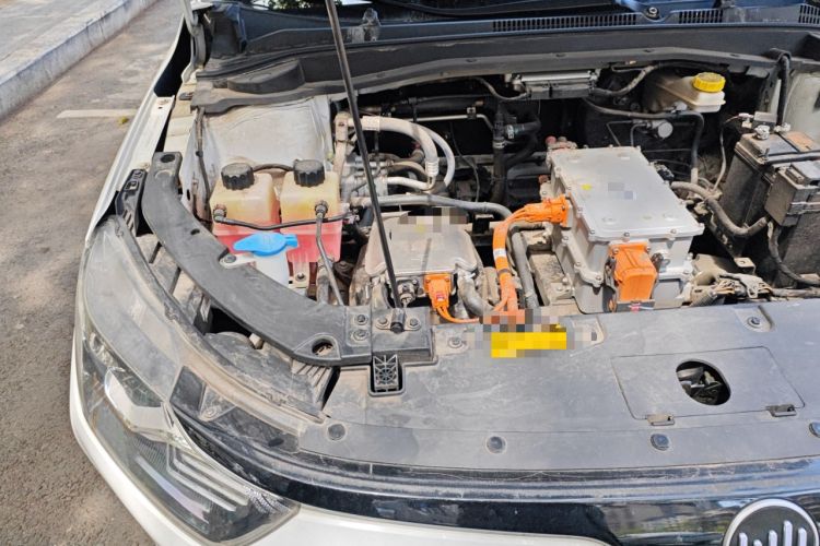 Used WM Motor E.5 2021 500 Smart Journey Engine Bay Right