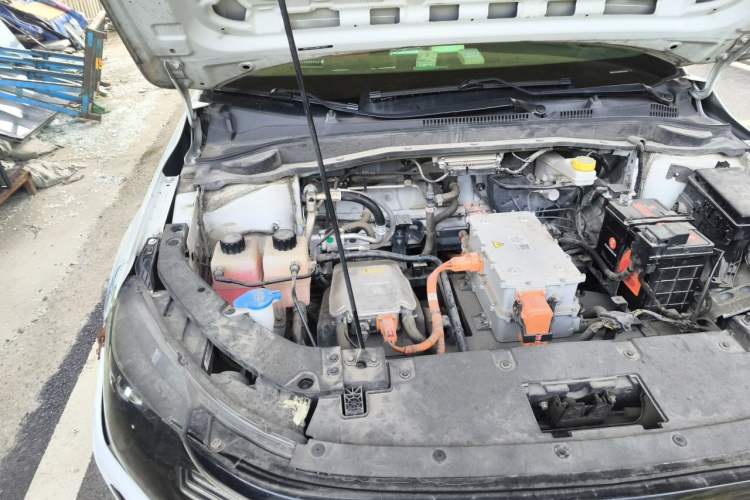 Used WM Motor E.5 2021 500 Ji Ke Xing Engine Bay Right