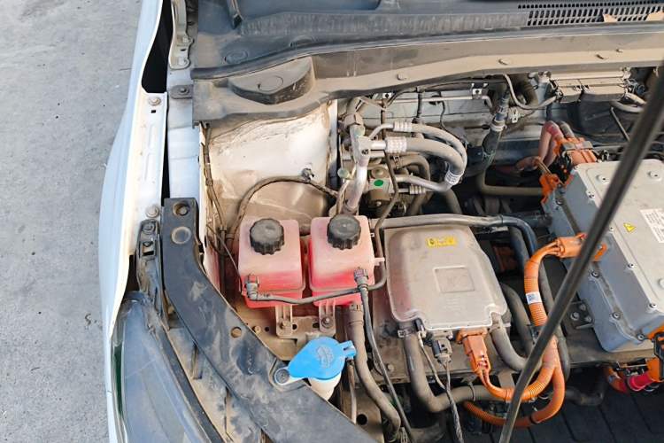 Used WM Motor E.5 2021 500 Ji Ke Xing Engine Bay Right
