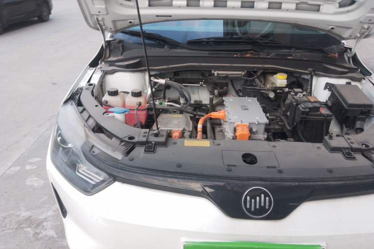 Used WM Motor E.5 2021 500 Ji Ke Xing Engine Bay Right