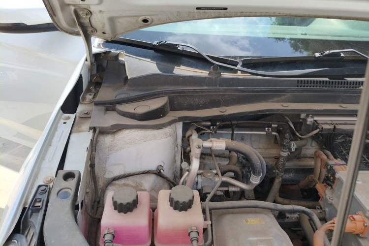 Used WM Motor E.5 2021 500 Ji Ke Xing Engine Bay Right