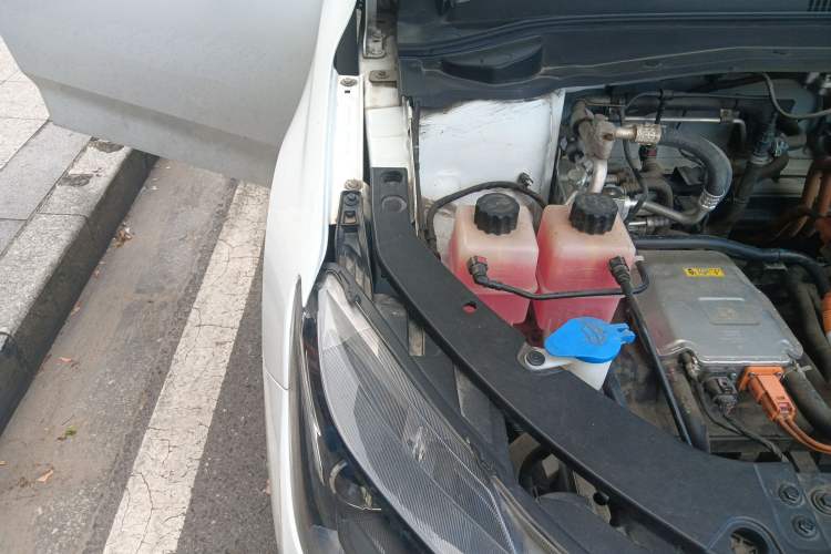Used WM Motor E.5 2021 400 Ji Ke Xing Engine Bay Right