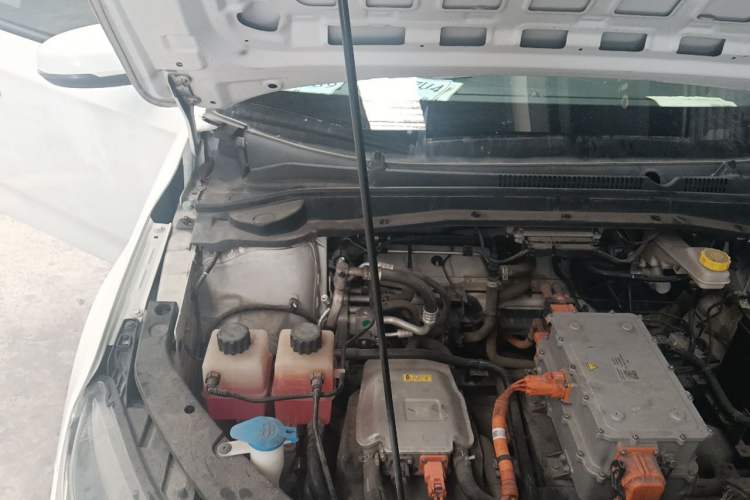Used WM Motor E.5 2021 Revised Version 400 Ji Ke Xing Engine Bay Right