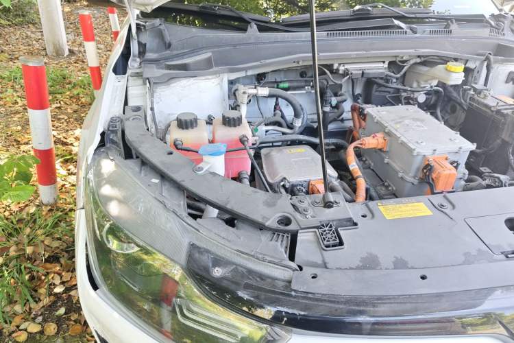 Used WM Motor E.5 2021 500 Ji Ke Xing Engine Bay Right