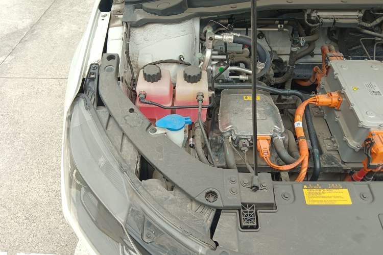 Used WM Motor E.5 2021 Revised Version 400 Ji Ke Xing Engine Bay Right