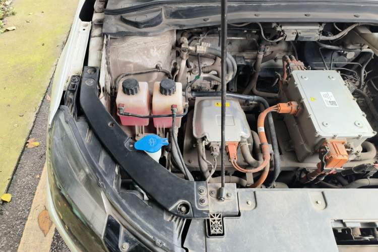 Used WM Motor E.5 2021 500 Ji Ke Xing Engine Bay Right