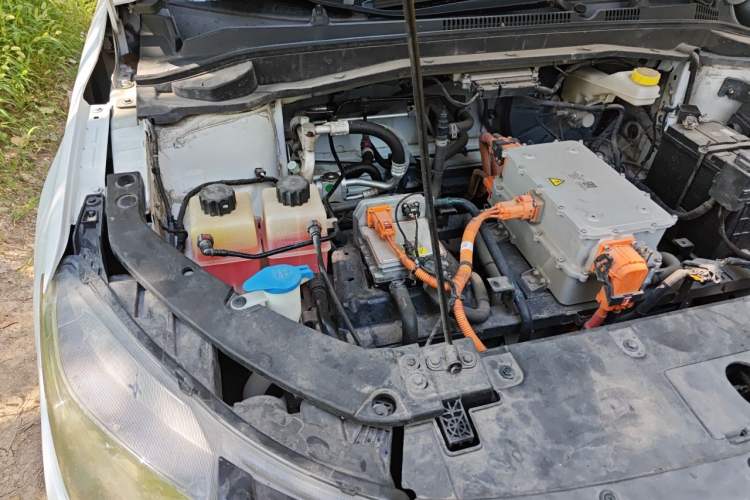 Used WM Motor E.5 2021 500 Ji Ke Xing Engine Bay Right