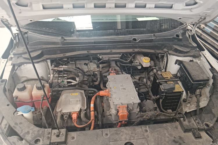 Used WM Motor E.5 2021 Revised Version 400 Ji Ke Xing Engine Bay