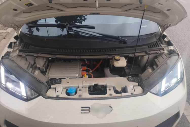 Used WM Motor E.5 2021 500 Ji Ke Xing Engine Bay