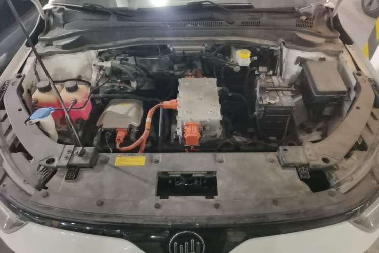 Used WM Motor E.5 2021 500 Ji Ke Xing Engine Bay