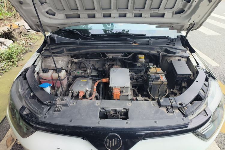 Used WM Motor E.5 2021 500 Ji Ke Xing Engine Bay