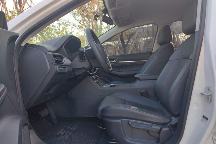 Used WM Motor E.5 2021 400 Ji Ke Xing Interior 1