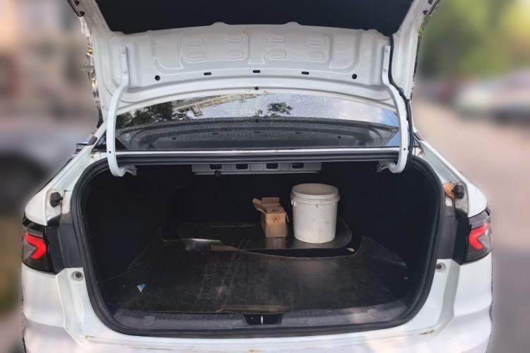 Used WM Motor E.5 2021 500 Ji Ke Xing Trunk