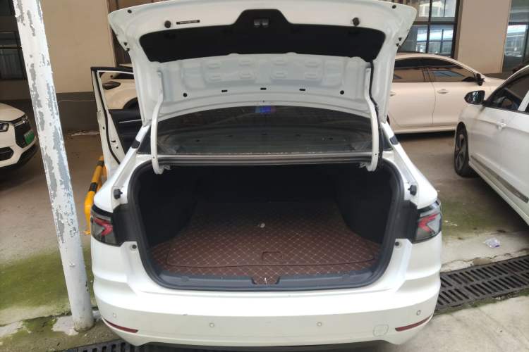 Used WM Motor E.5 2021 500 Ji Ke Xing Trunk