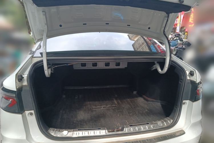 Used WM Motor E.5 2021 500 Ji Ke Xing Trunk
