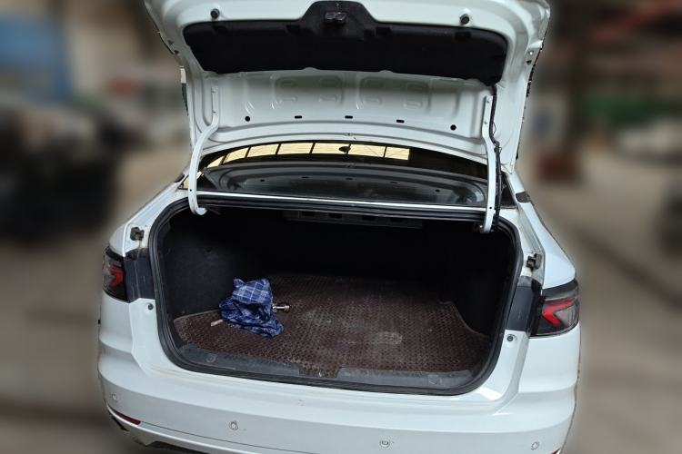 Used WM Motor E.5 2021 500 Ji Ke Xing Trunk