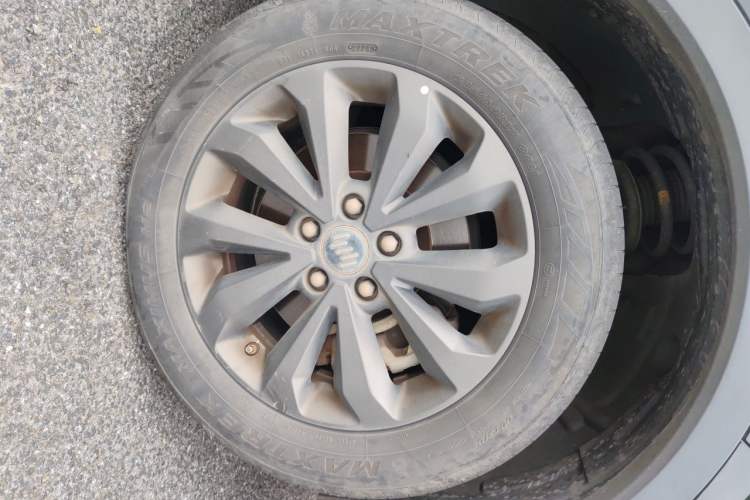 Used WM Motor EX5 2018 EX5 400 Lite Exploration Edition Right Front Wheel Hub