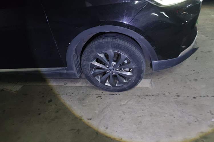 Used WM Motor EX5 2018 EX5 400 Extra Innovation Edition Right Front Wheel Hub