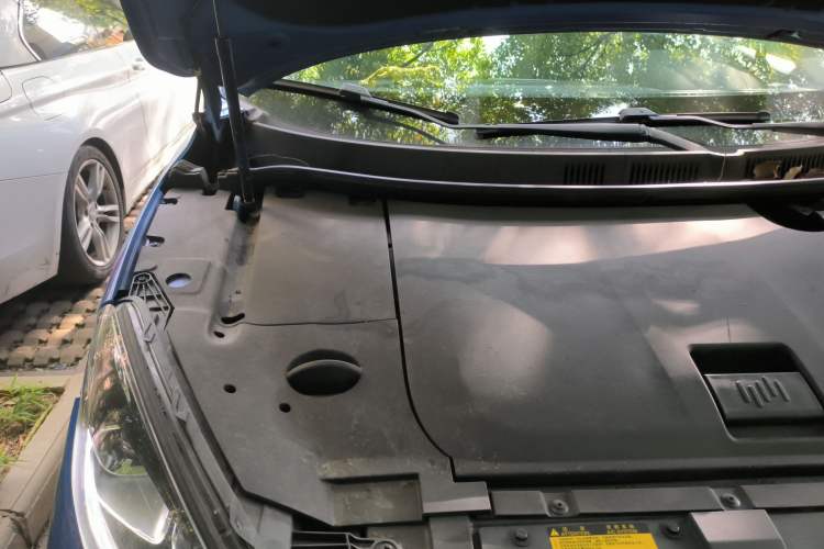 Used WM Motor EX5 2018 EX5 400 Extra Innovation Edition Engine Bay Right