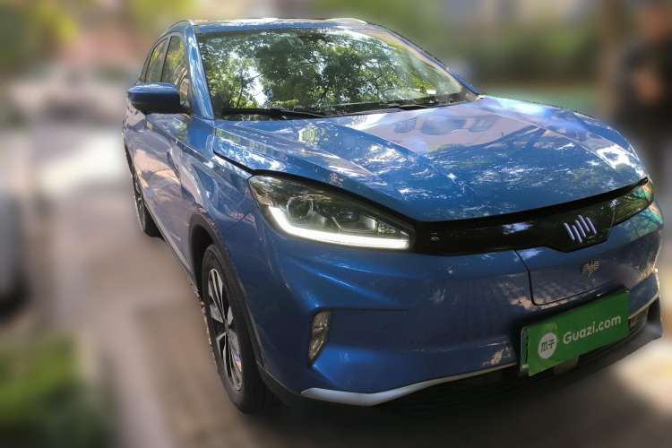 Used WM Motor EX5 2018 EX5 400 Extra Innovation Edition Front Right 45 Deg