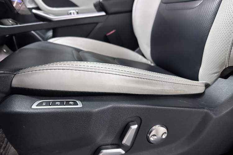 Used WM Motor EX5 2018 EX5 400 Extra Innovation Edition Interior 11