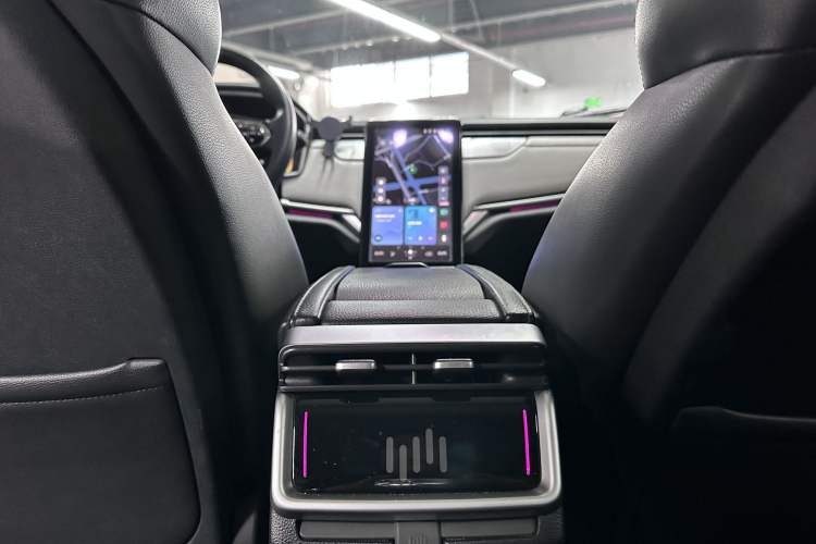 Used WM Motor EX5 2018 EX5 400 Extra Innovation Edition Interior 15