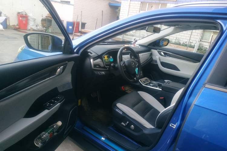 Used WM Motor EX5 2018 EX5 400 Extra Innovation Edition Interior 3