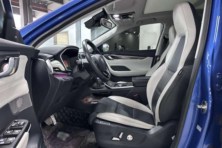Used WM Motor EX5 2018 EX5 400 Extra Innovation Edition Interior 4