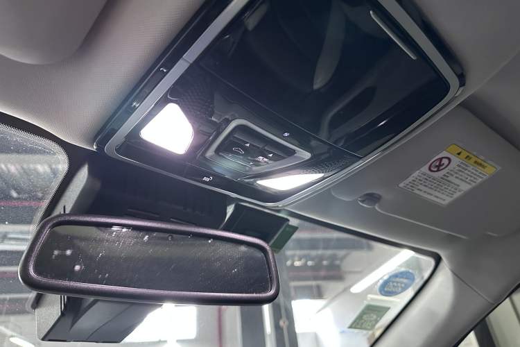 Used WM Motor EX5 2018 EX5 400 Extra Innovation Edition Interior 7