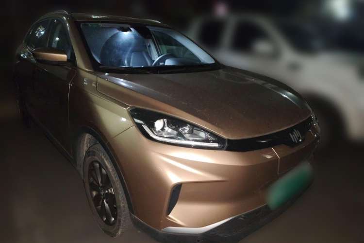 Used WM Motor EX5 2018 EX5 400 Lite Exploration Edition Front Right 45 Deg