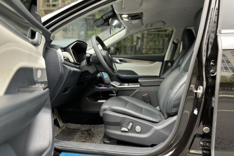 Used WM Motor EX5 2018 EX5 400 Lite Exploration Edition Interior 2