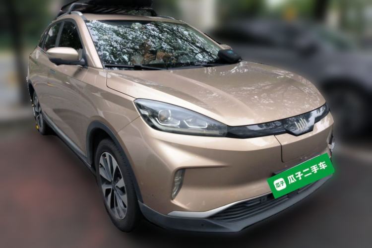 Used WM Motor EX5 2018 EX5 400 Extra Innovation Edition Front Right 45 Deg